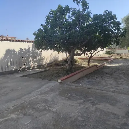 Ausilia فيلة Saline Joniche